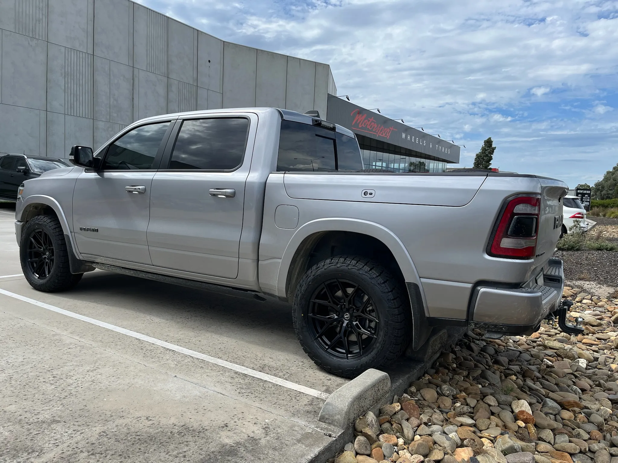 RAM 1500 with GT FORM GFS1 20X9 WHEELS |  | RAM
